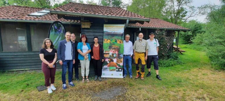 Weltbienentag: Auftaktveranstaltung der GRÜNEN-Bienen Tour 2022